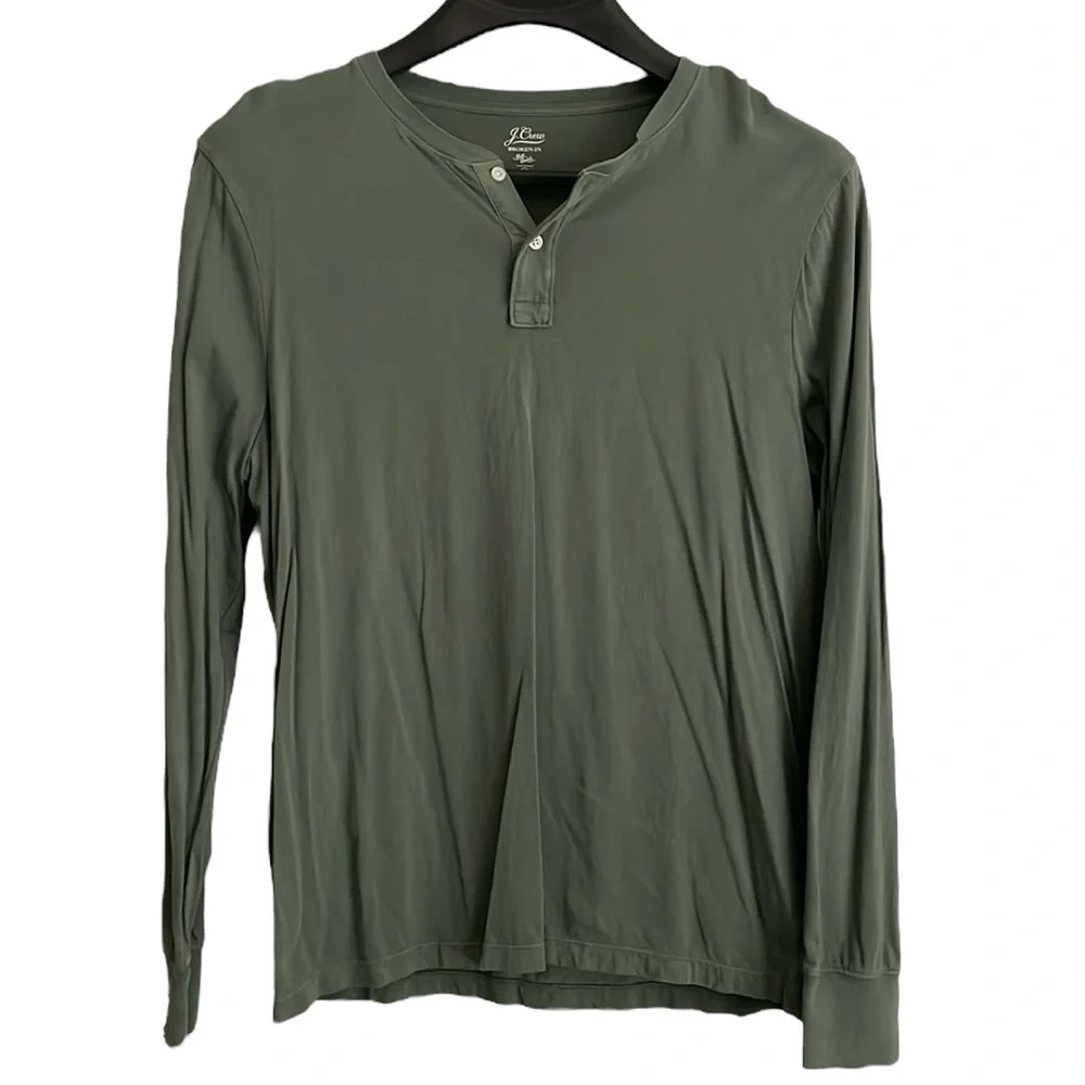J. Crew‎ broken-in knit goods men’s size XL green long sleeve Henley shirt.